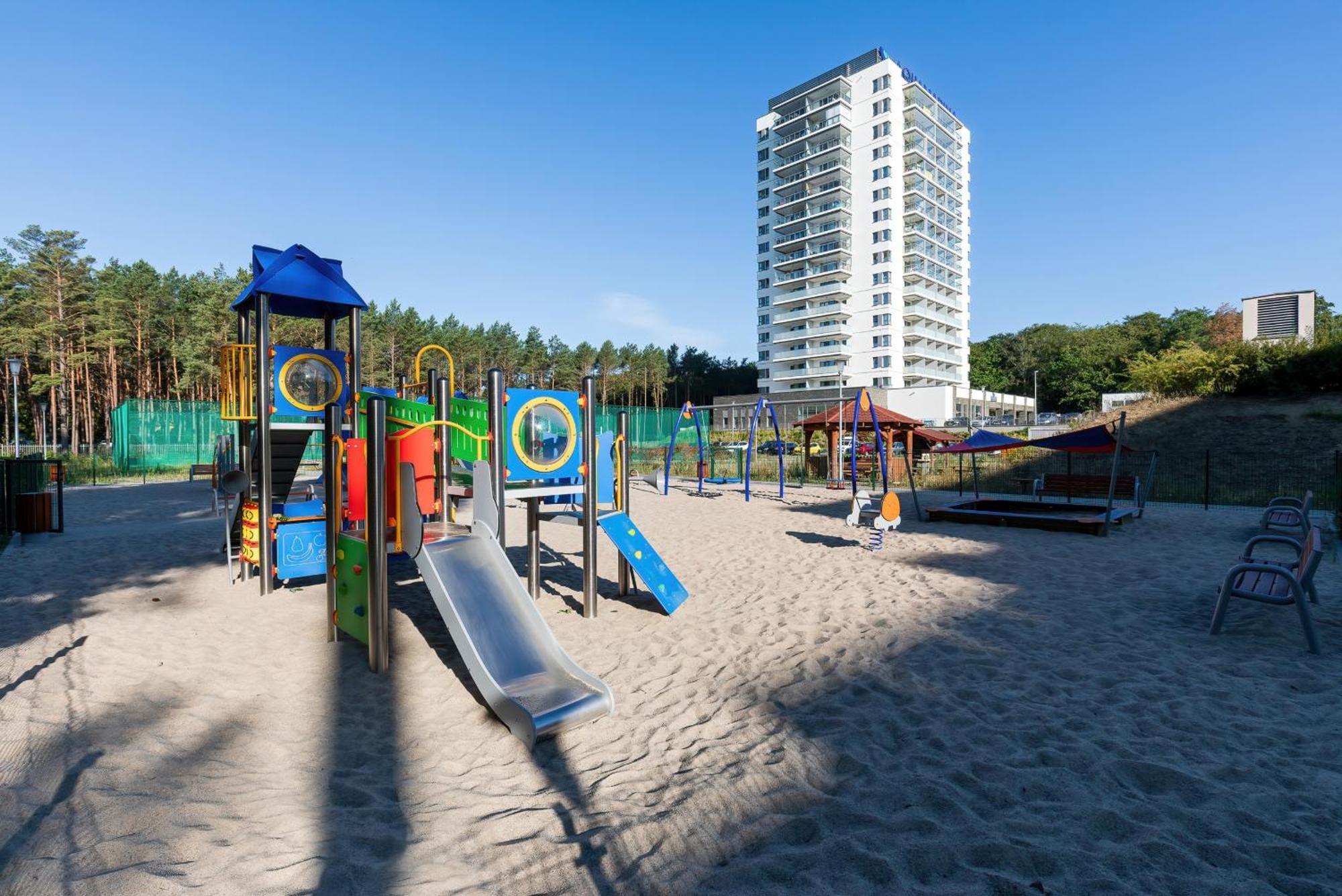 Aquamarina Onyx Miedzyzdroje Z Parkingiem By Rent Like Home Exteriör bild